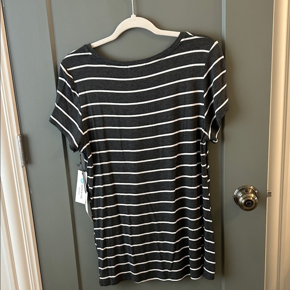 Nine Britton grey and White Striped Short Sleeve Top Stitch Fix Size Large - Picture 5 of 5